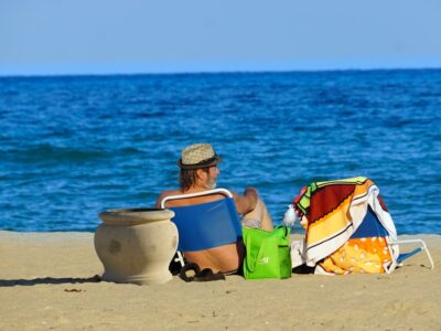 Photo save money vacation without sacrificing comfort