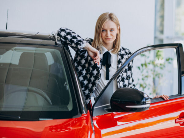 Ce firme de rent a car din Cluj oferă program non-stop?