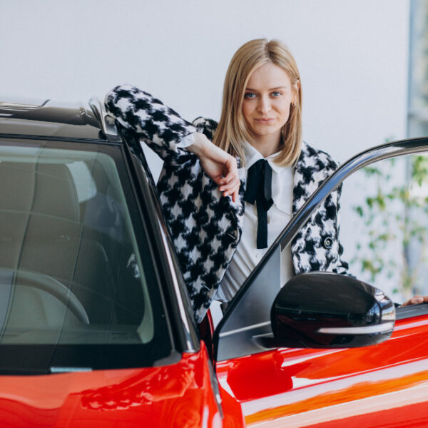 Ce firme de rent a car din Cluj oferă program non-stop?