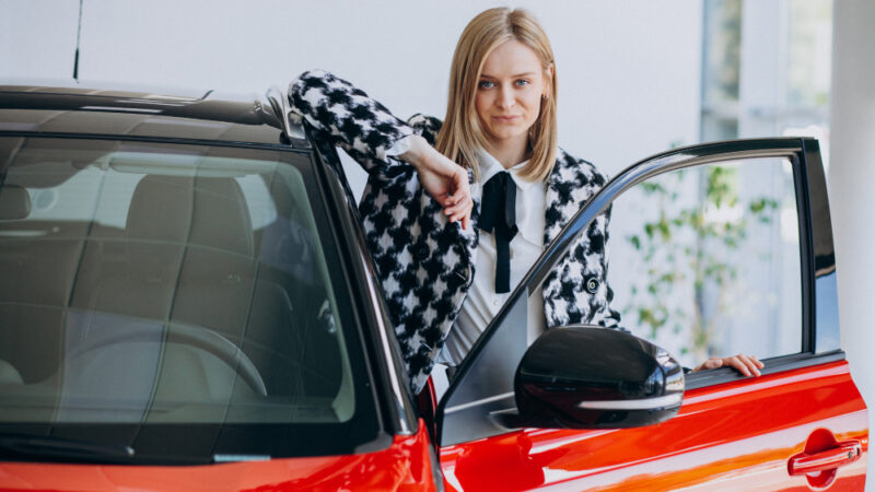 Ce firme de rent a car din Cluj oferă program non-stop?