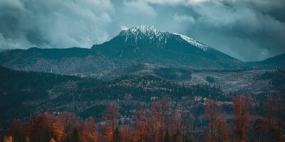 Photo traveling in peak season
