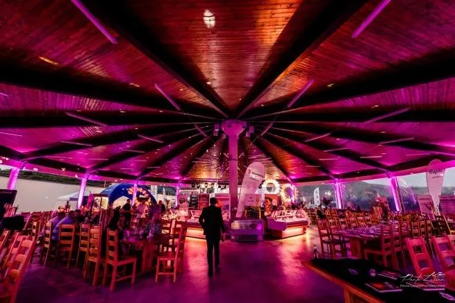 Restaurant elegant, perfect și pentru petreceri