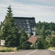 Photo mountain hotel vs guesthouse Romania