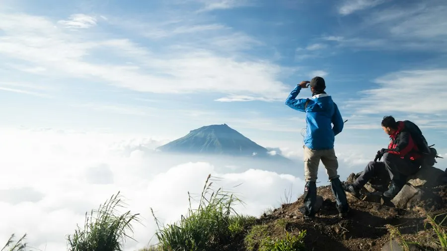 Photo mountain tourism guide