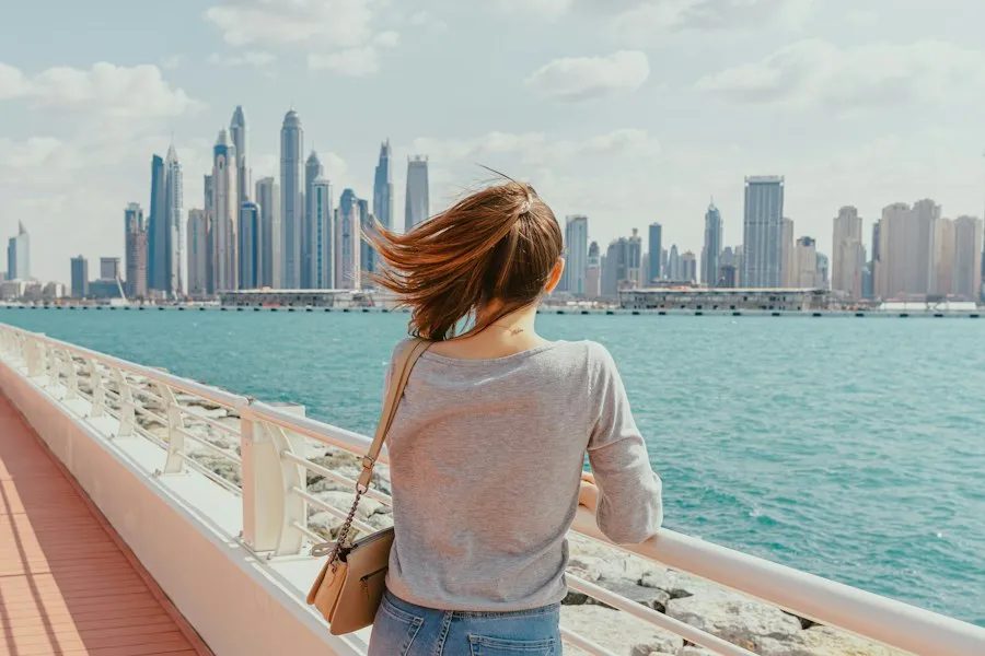 Photo common mistakes visiting cities travel